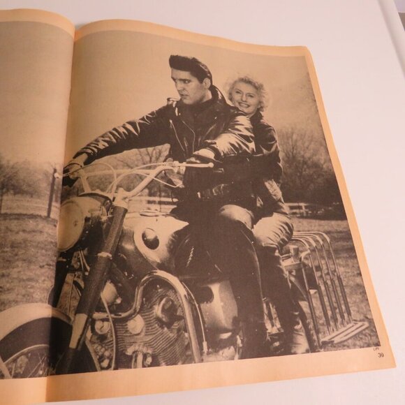 1978 Elvis Presley Collector's Issue Magazine Green Valley Store w/ 33 Record LP - Picture 10 of 16